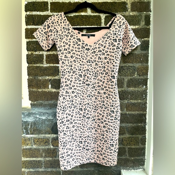 Guess Dresses & Skirts - GUESS cheetah print bodycon mini dress, worn once, size small